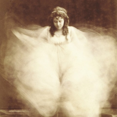 Loie-Fuller_0001_Layer-6