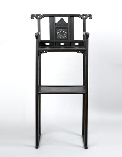 Tall carved and reticulated 'Lotus'-decorated black lacquered wood Confucian ceremonial altar chair. Joseon Dynasty, 18th century.