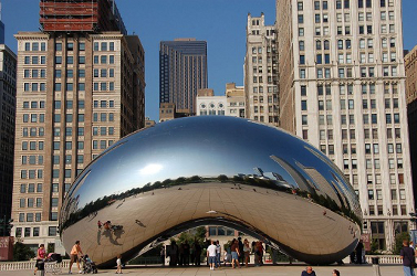 Cloud Gate (The Bean) by Anish Kapoor (source: Wikimedia Commons)