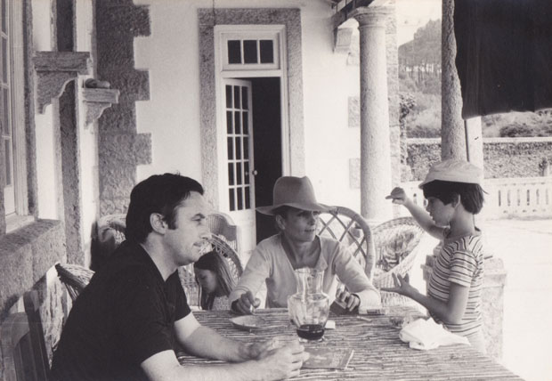 Victor Willing, Paula Rego and Nick Willing at their home in Ericeira, Portugal, 1970s. © Manuela Morais