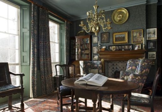 Dining room of Emery Walker's House in 2017. Courtesy The Emery Walker Trust